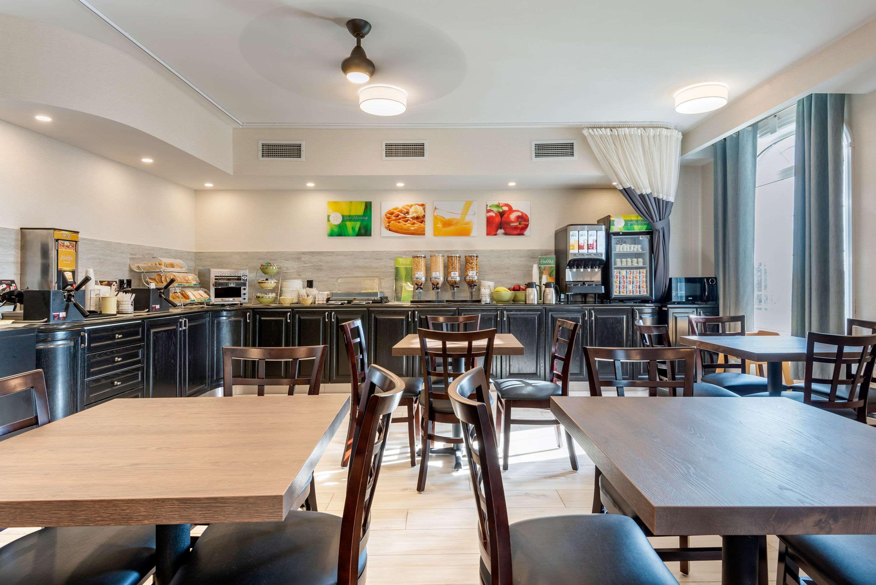 אוקוויל Quality Inn & Suites מראה חיצוני תמונה