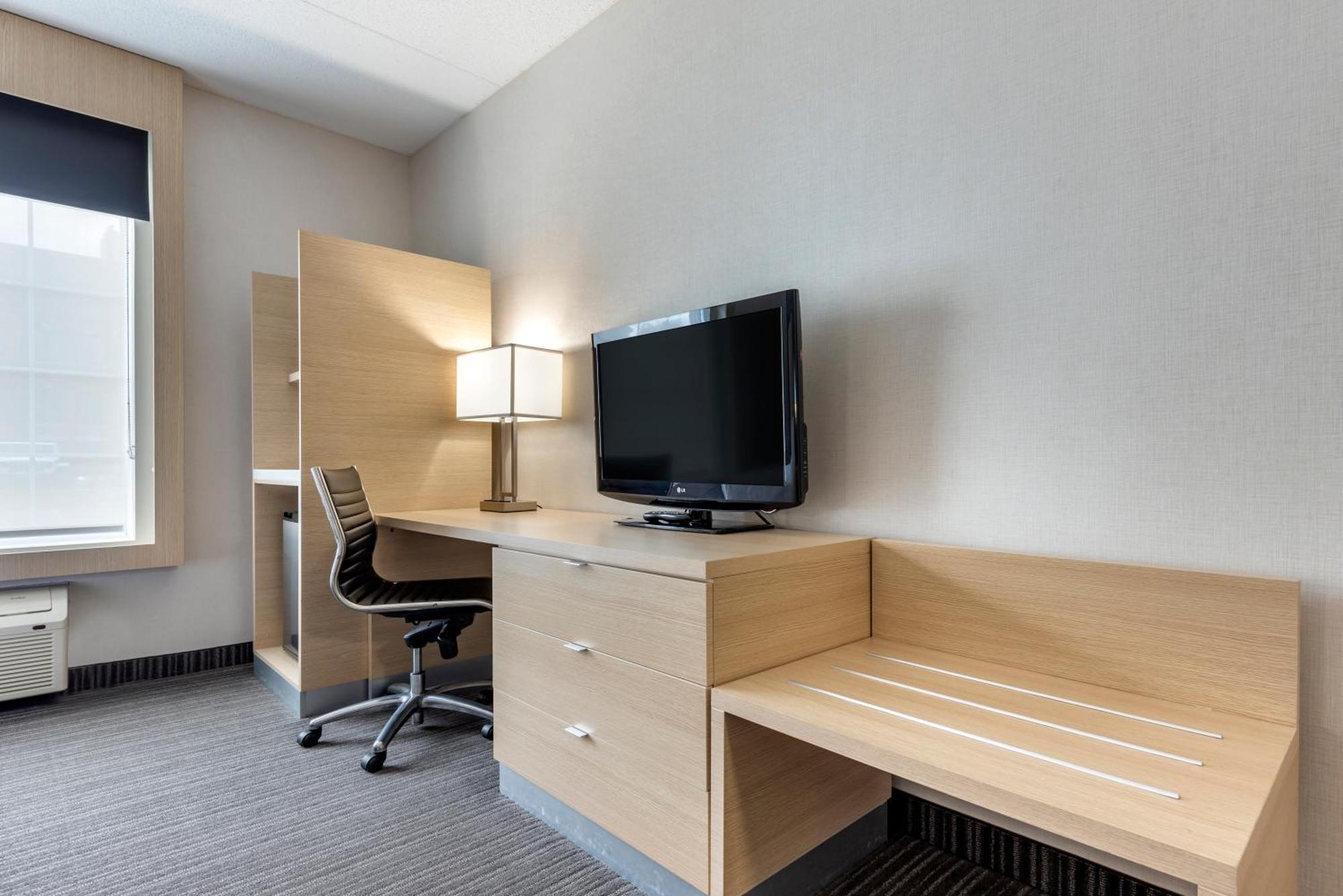 אוקוויל Quality Inn & Suites חדר תמונה