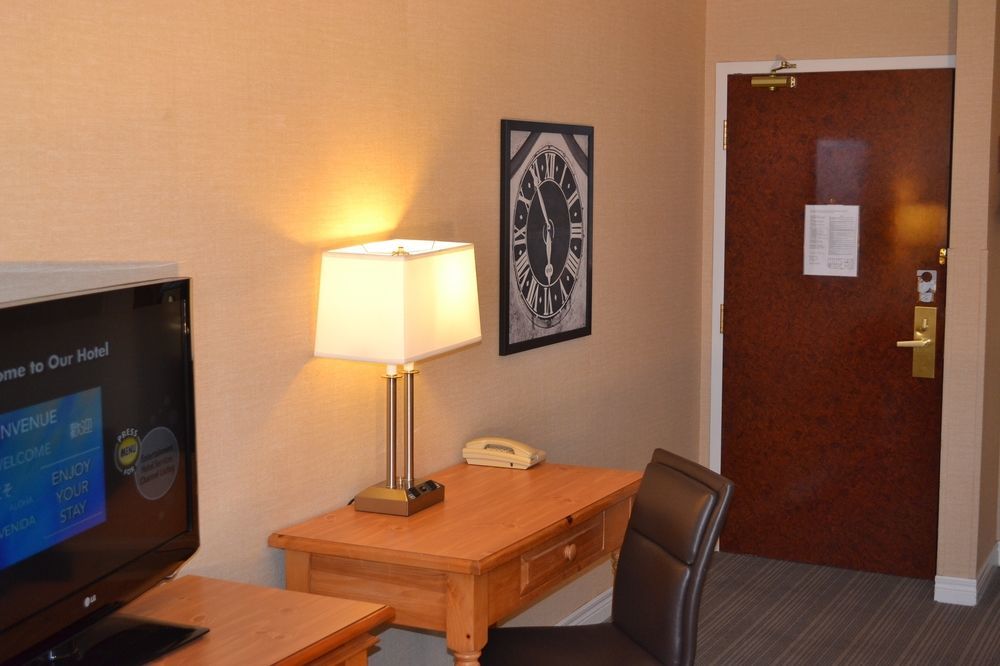 אוקוויל Quality Inn & Suites מראה חיצוני תמונה
